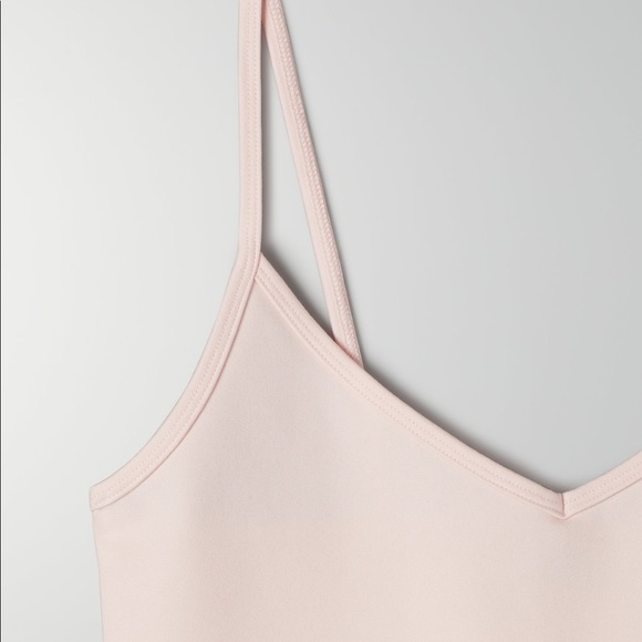 NEVER WORN ARITZIA CROP - Picture 2 of 6